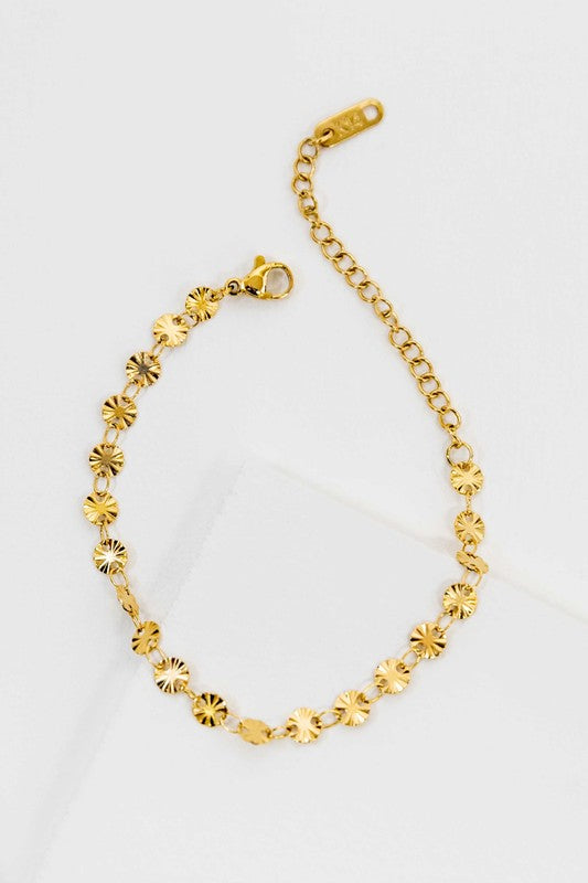 Ruffled Gold Circle Charm Bracelet