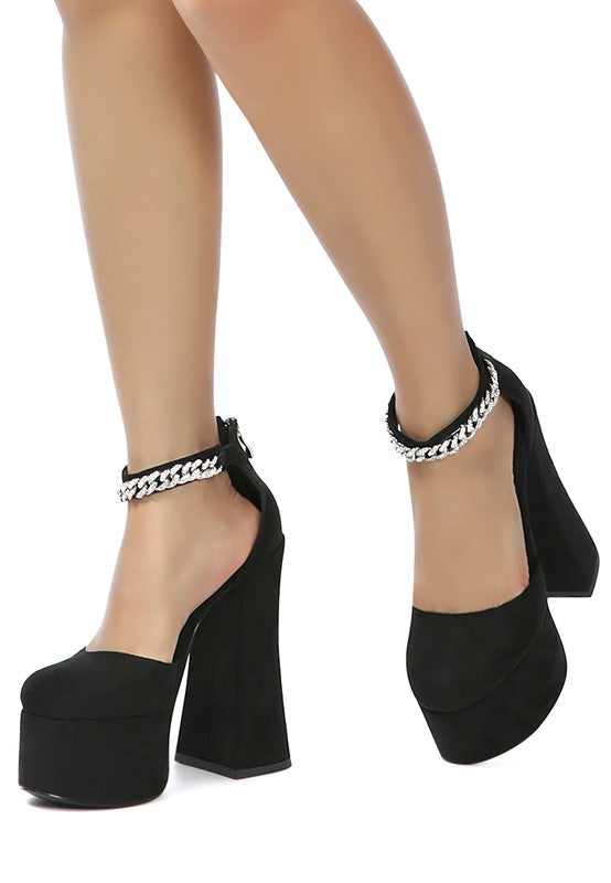 Lucky Me Block Platform Sandal With Metal Chain